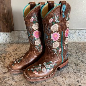 Macie Bean Kid’s Square Toe Embroidary Boot Size 9